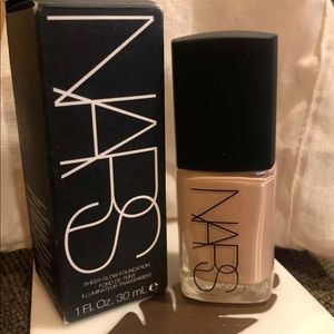 NARS Sheer Glow Foundation